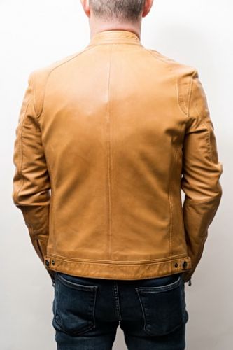 blouson en cuir beige