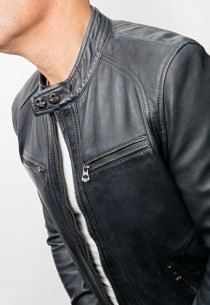 veste en cuir bleu